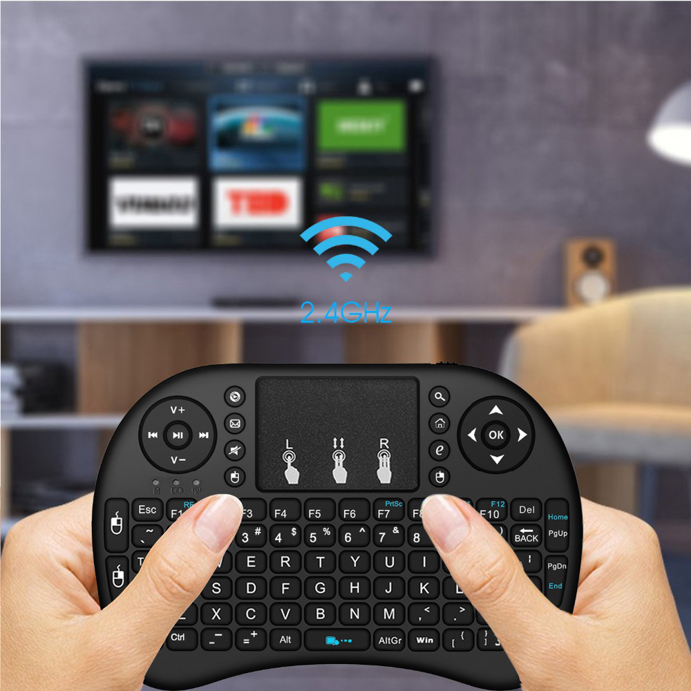 Backlit Mini Wireless Keyboard - Retro Gaming Corps recensione e prezzo